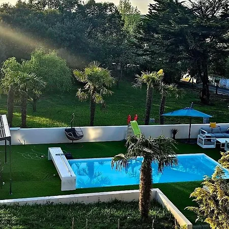Vakantiehuis Maison 6 7 P Avec Piscine *